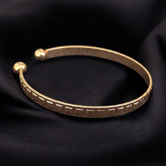 Women’s Gold Plated Bangle adjustable bracelet - Cuff Bracelet - Picture 5 of 5